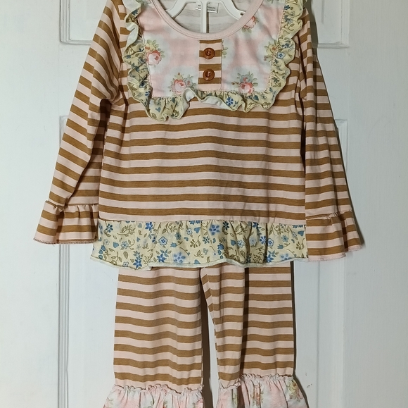 Boutique Bell Pants Striped Brown and Floral Baby Outfit - Picture 2 of 4